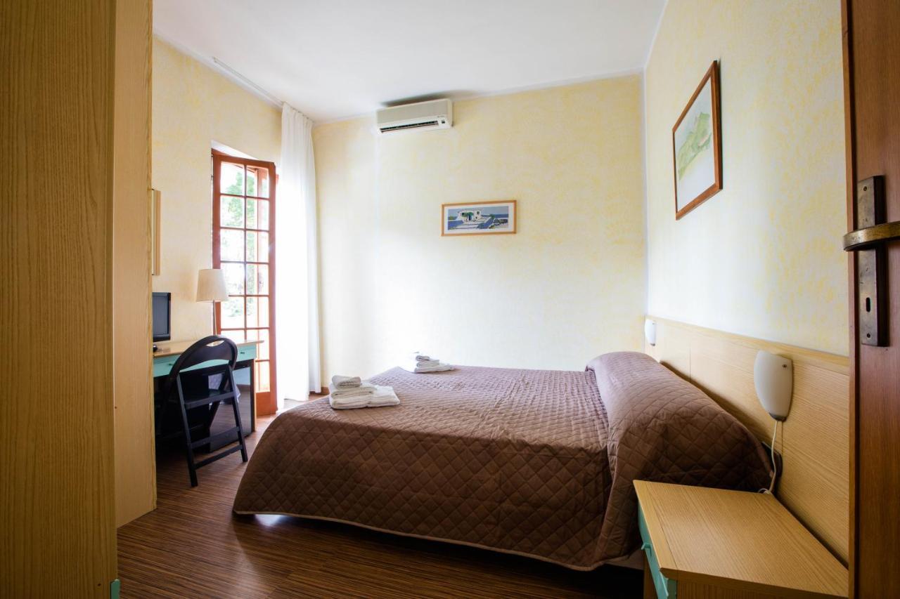 Hotel La Tavernetta Dei Ronchi Marina di Massa Extérieur photo