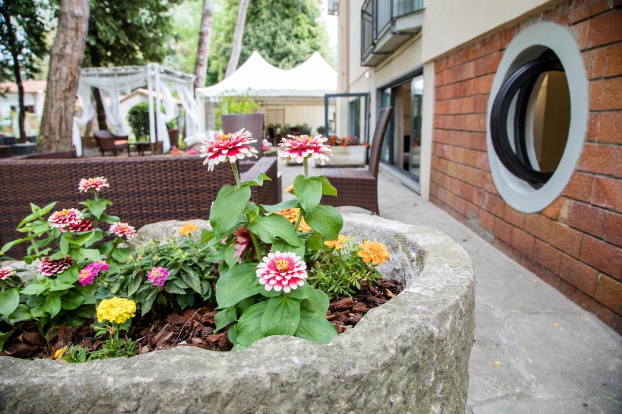 Hotel La Tavernetta Dei Ronchi Marina di Massa Extérieur photo