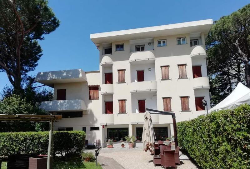 Hotel La Tavernetta Dei Ronchi Marina di Massa Extérieur photo
