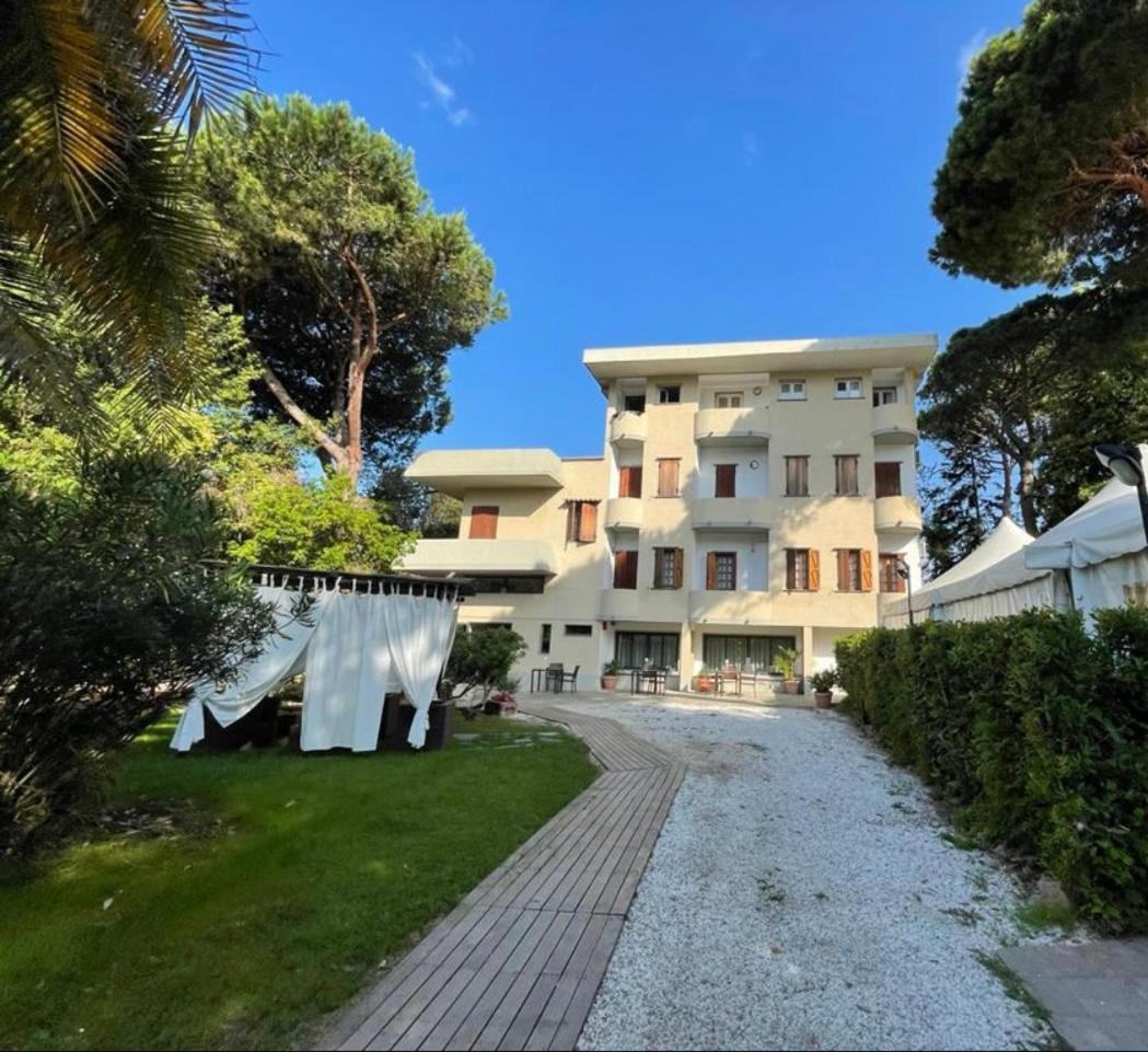 Hotel La Tavernetta Dei Ronchi Marina di Massa Extérieur photo